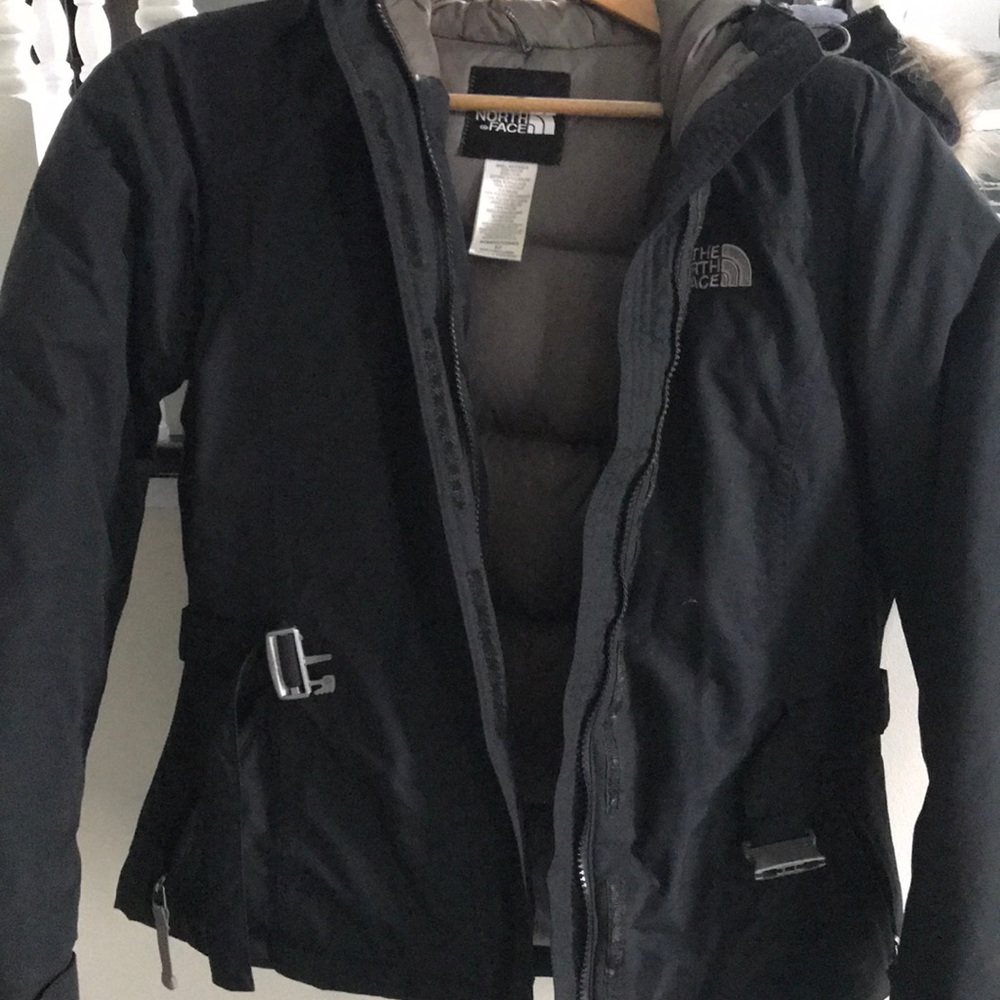 Woman’s hooded north face jacket